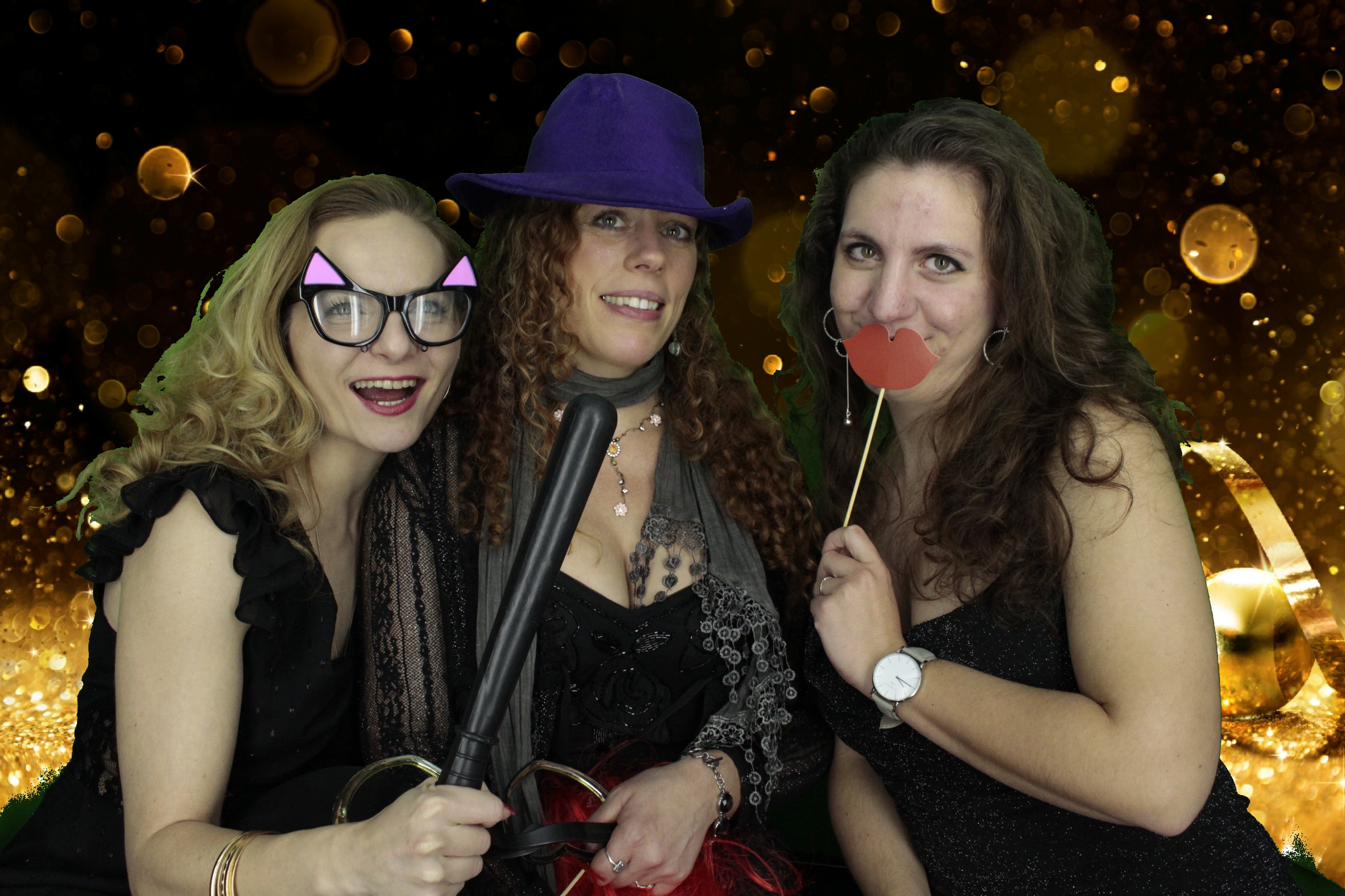 New Years Eve Party Silvermere | View more photos from the event at gallery.myphotoboothexperience.co.uk/u/MyPhotoBoothExperienceLtd/New-Years-Eve-Party-Silvermere